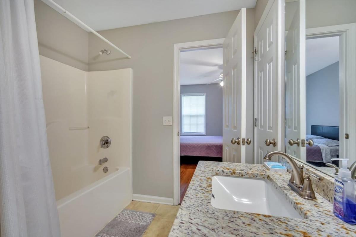 Charming Gray Home- 5 Mins From Gsu! Statesboro Exteriér fotografie
