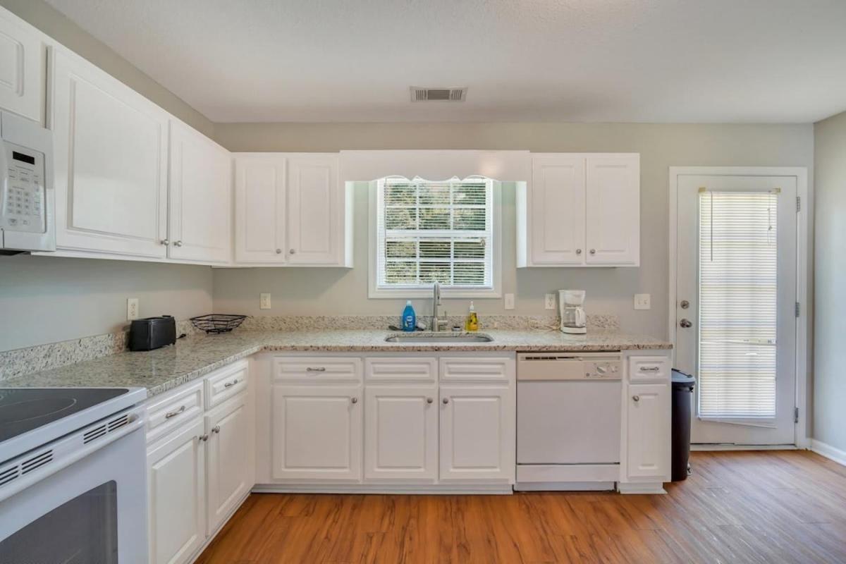 Charming Gray Home- 5 Mins From Gsu! Statesboro Exteriér fotografie