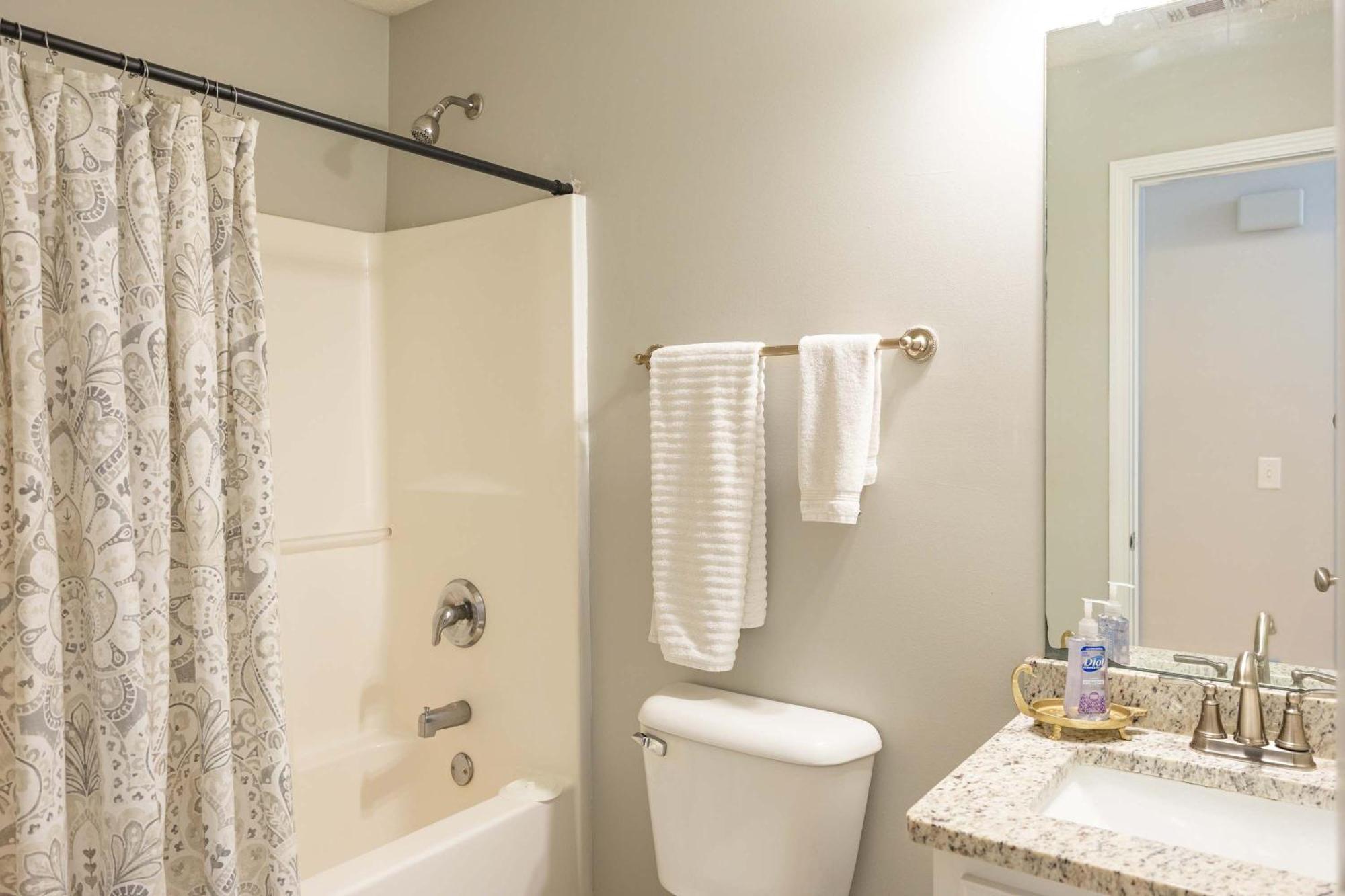 Charming Gray Home- 5 Mins From Gsu! Statesboro Exteriér fotografie